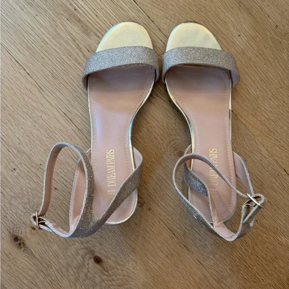 DreamPairs Gold Heels‎ Size 10W - Picture 6 of 6